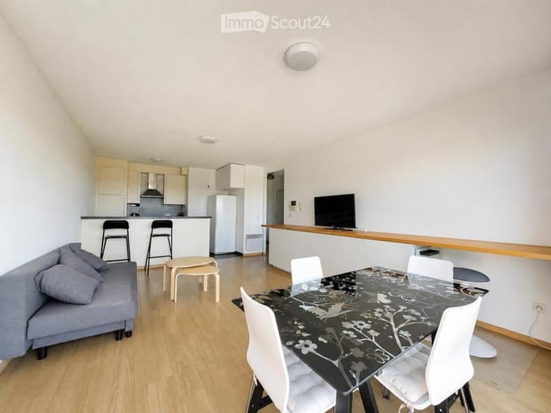 {"visible_features": [], "type": "Furnished Room", "objects": ["sofa", "stool", "stool", "stool", "stool", "stool", "stool", "stool", "stool", "stool", "stool", "stool", "stool", "stool", "stool", "stool", "stool", "stool", "stool", "stool", "stool", "sto