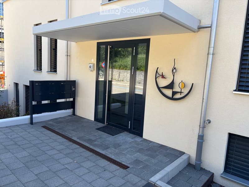 Grosszügige Wohnung mit hohem Qualitätsstandard, grosser Terrasse / Garten mit wunderschöner Sicht (2)