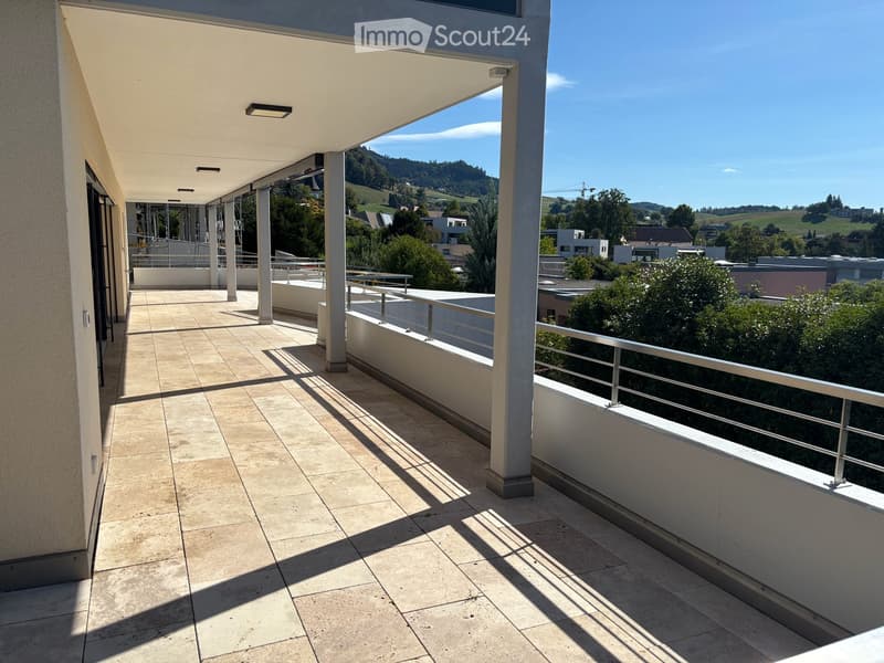 Grosszügige Wohnung mit hohem Qualitätsstandard, grosser Terrasse / Garten mit wunderschöner Sicht (18)