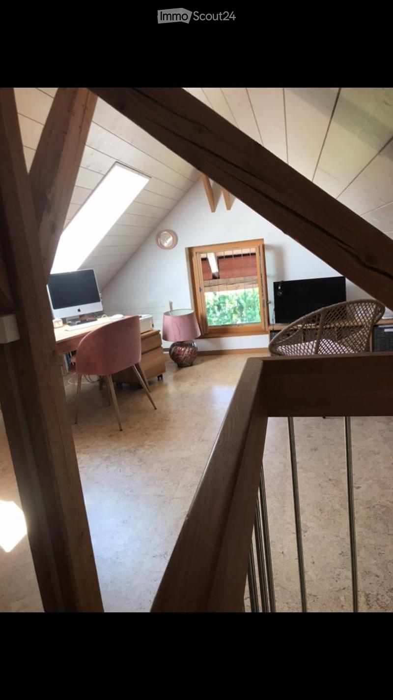 Charmante 2.5-Zimmer-Maisonette-Wohnung mit Balkon in Tschugg (7)