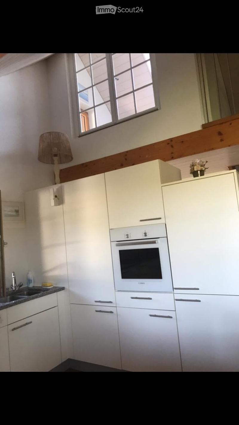 Charmante 2.5-Zimmer-Maisonette-Wohnung mit Balkon in Tschugg (6)