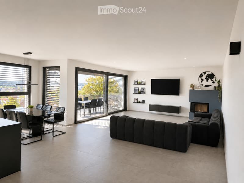 Exklusive 5.5-Zimmer-Wohnung mit beeindruckendem 180°-Panoramablick (2)