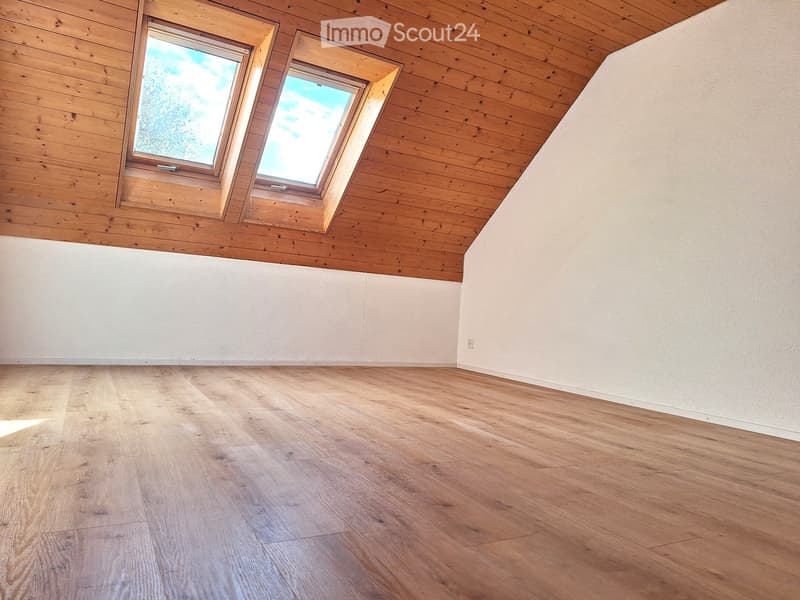 wooden ceiling, white walls, wooden floor, 2 windows