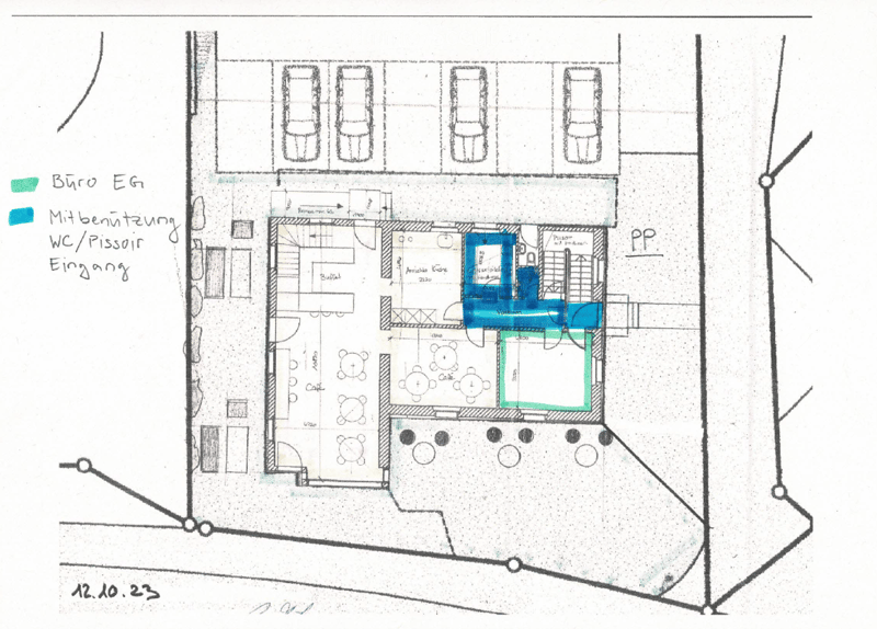 Floor plan showing a ground floor layout with a shared kitchen, dining area, office, and entrance area. Includes labeled spaces such as 'Büro EG' (office ground floor), 'Mitbenutzung WC/Pissoir Eingang' (shared WC/urinal entrance), and 'PP' (possibly park