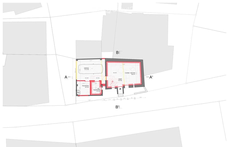 Floor plan showing a garage, kitchen/dining area, technical room, WC/bathroom, and entrance area with labeled dimensions.