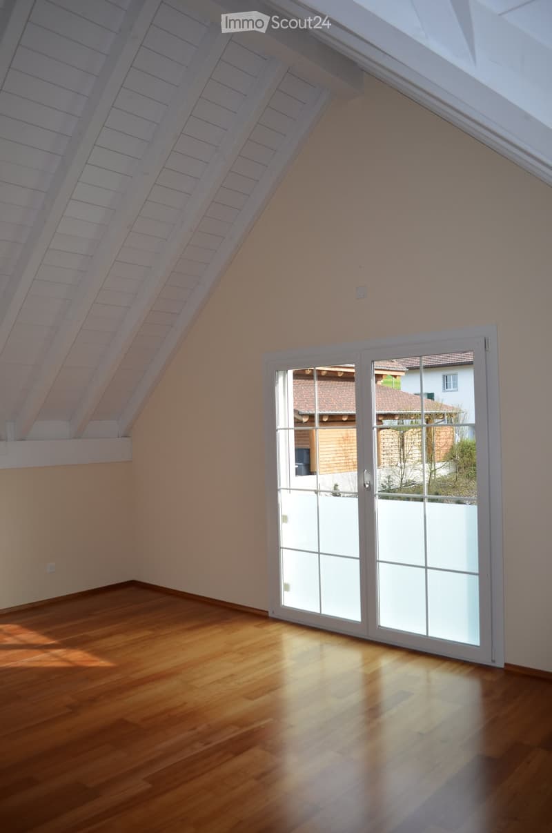 empty room, wooden floor, white ceiling, glass door, view to outside