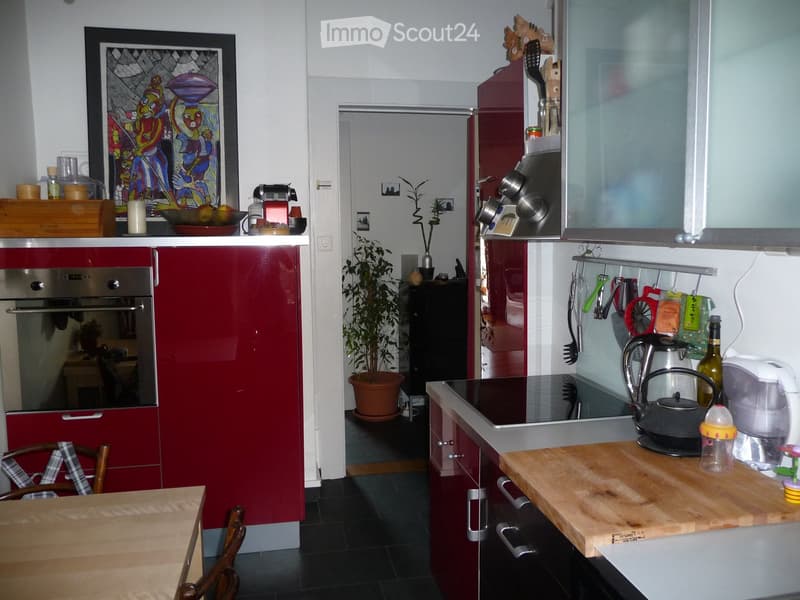 {"type": "Kitchen", "objects": ["oven", "refrigerator", "cabinets", "wooden cutting board", "chair", "fridge", "cupboard", "fridge", "oven", "cupboard", "cupboard", "cupboard", "cupboard", "cupboard", "cupboard", "cupboard", "cupboard", "cupboard", "cupbo