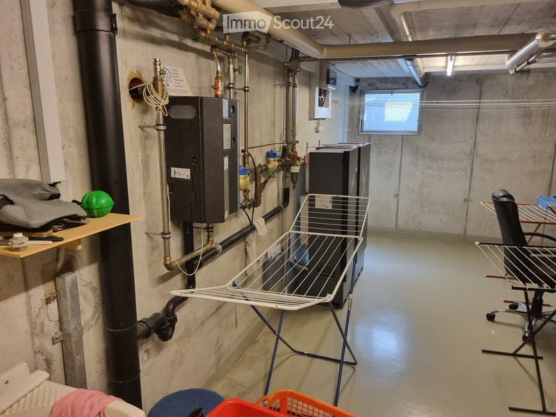 {"type": "Furnished Room", "objects": ["chair", "laundry rack", "office chair", "ball", "table", "faucet", "faucet", "faucet", "faucet", "faucet", "faucet", "faucet", "faucet", "faucet", "faucet", "faucet", "faucet", "faucet", "faucet", "faucet", "faucet"