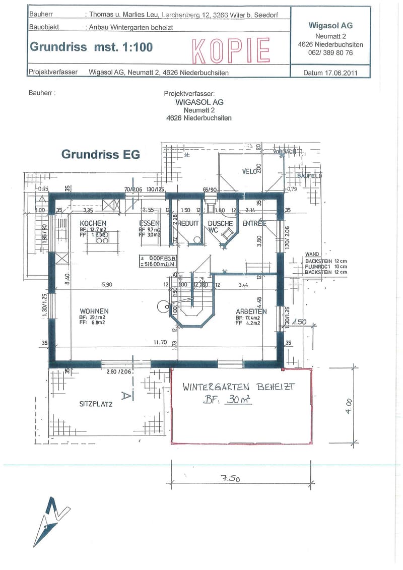 Ground floor plan showing kitchen, dining area, living room, bathroom, entrance, and a heated winter garden.