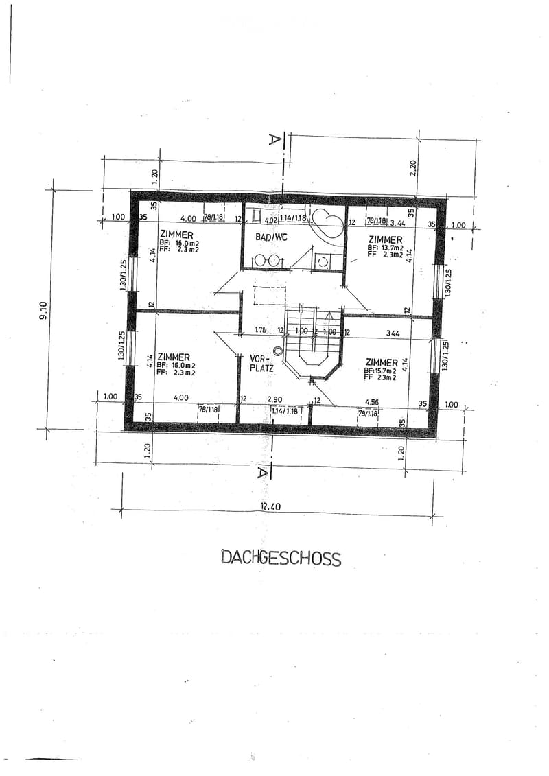 Floor plan of a roof level showing four rooms, a bathroom, and a hallway. Dimensions and room labels are provided.