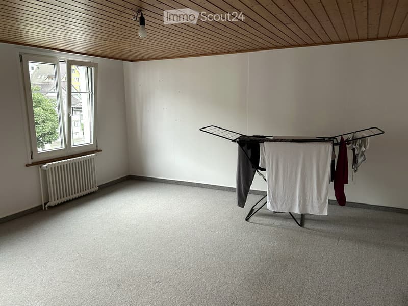 Zentrale, helle 4-Zimmer-Wohnung in Urnäsch – Altbau mit Weitblick (6)