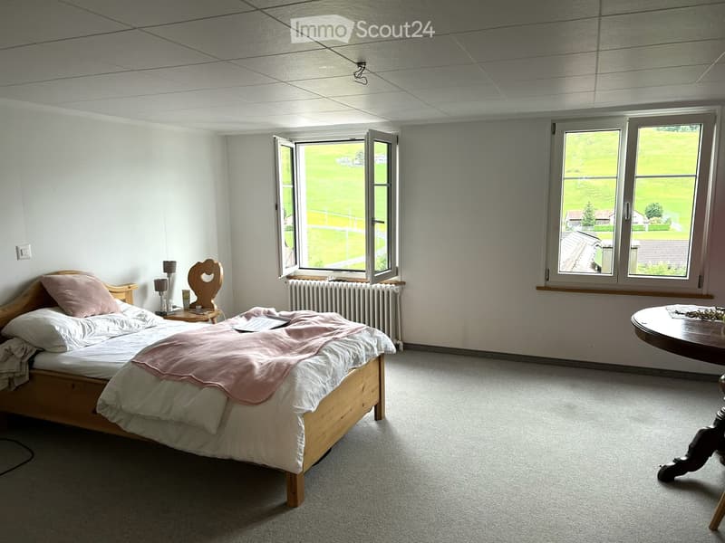 Zentrale, helle 4-Zimmer-Wohnung in Urnäsch – Altbau mit Weitblick (4)