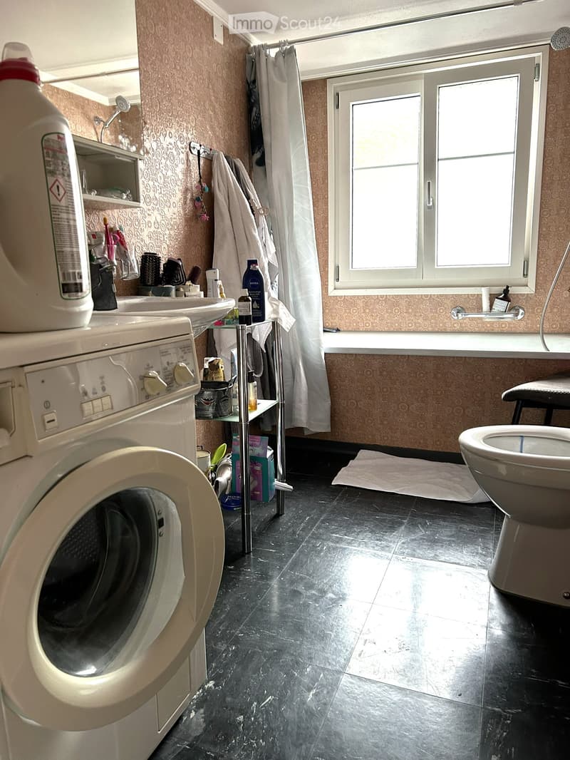 Zentrale, helle 4-Zimmer-Wohnung in Urnäsch – Altbau mit Weitblick (8)