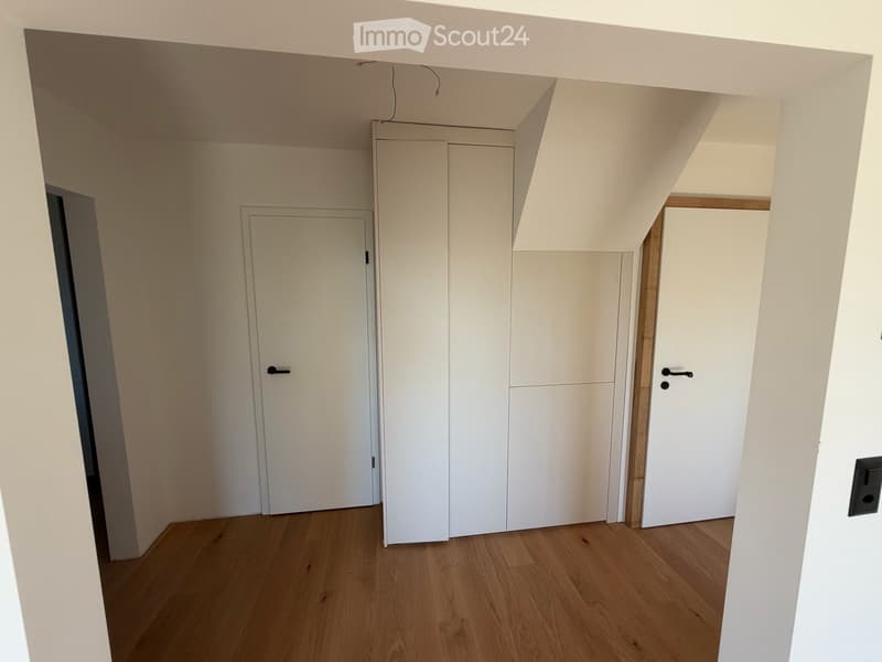 Charmante 2.5-Zimmer-Wohnung mit Balkon (5)