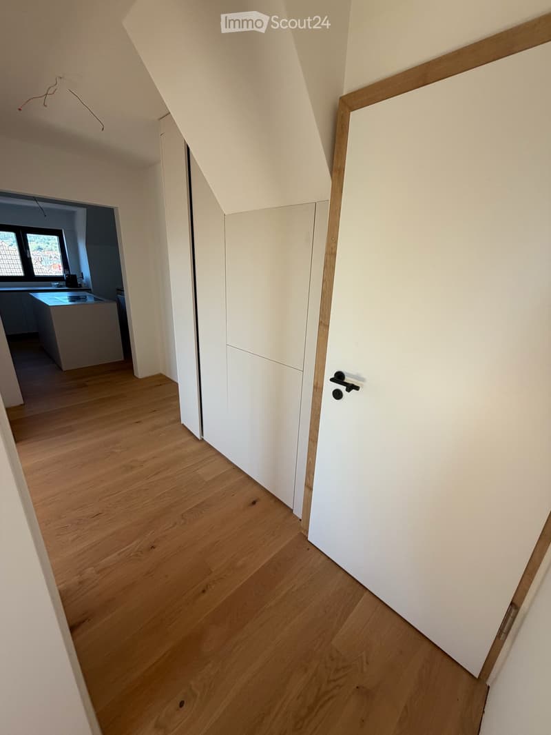 Charmante 2.5-Zimmer-Wohnung mit Balkon (4)