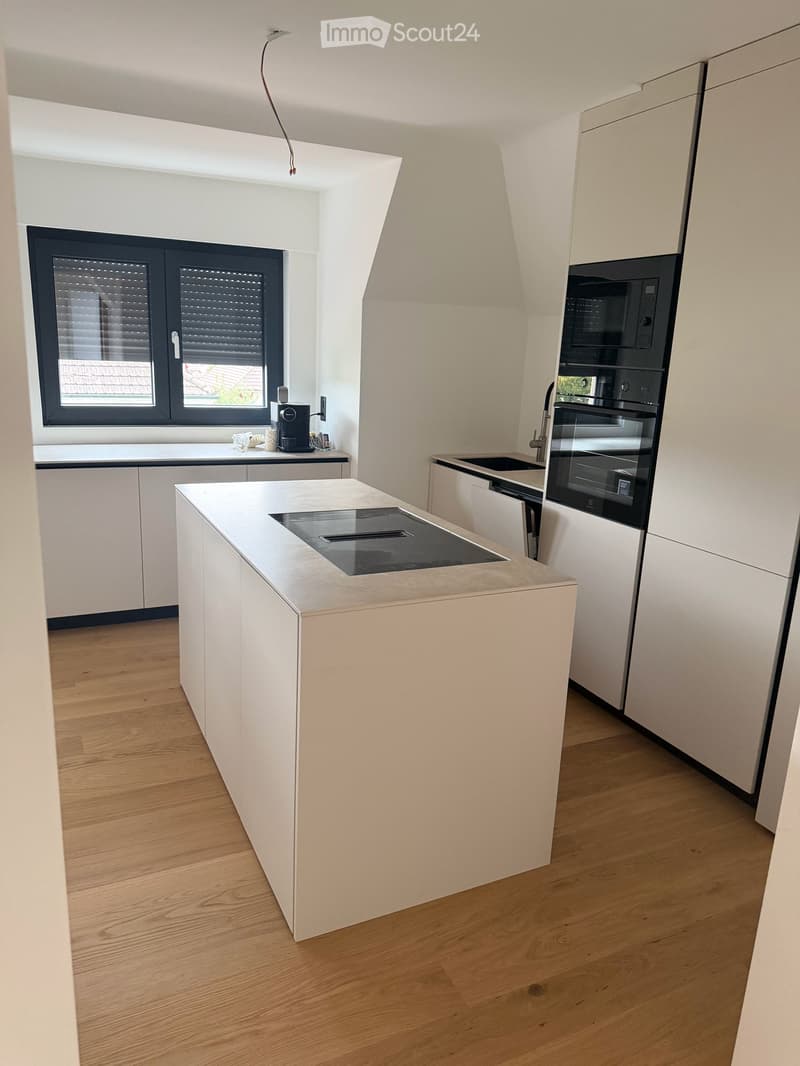 Charmante 2.5-Zimmer-Wohnung mit Balkon (1)