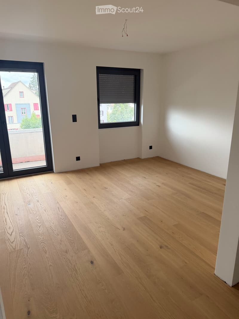 Charmante 2.5-Zimmer-Wohnung mit Balkon (8)