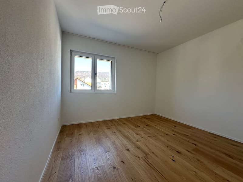 empty room, wooden floor, white walls, window