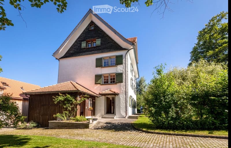 Möbilierte Wohnung in historischem Weiler (1)