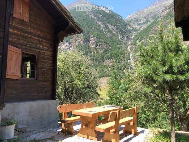 Chalet mit Charme möbliert zu vermieten - Bergflair & Natur pur aber Achtung.... :-) (2)