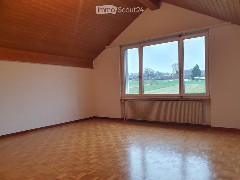 Ruhig gelegene Dachwohnung mit gemütlichem Balkon (5)