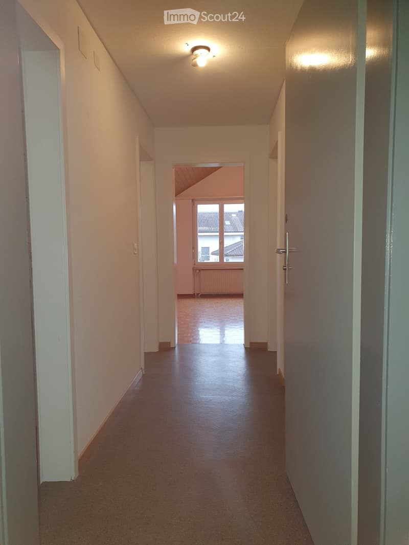 Ruhig gelegene Dachwohnung mit gemütlichem Balkon (6)