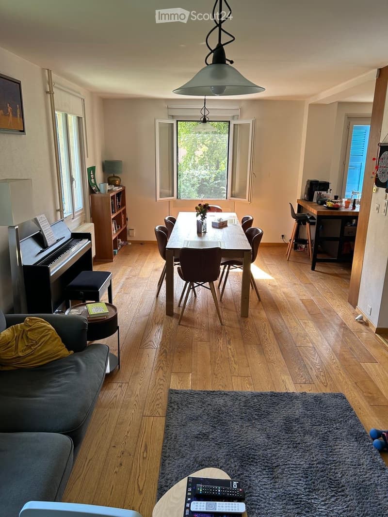 {"type": "Furnished Room", "objects": ["sofa", "coffee table", "piano", "stool", "bookshelf", "table", "chair", "stool", "stool", "stool", "stool", "stool", "stool", "stool", "stool", "stool", "stool", "stool", "stool", "stool", "stool", "stool", "stool",