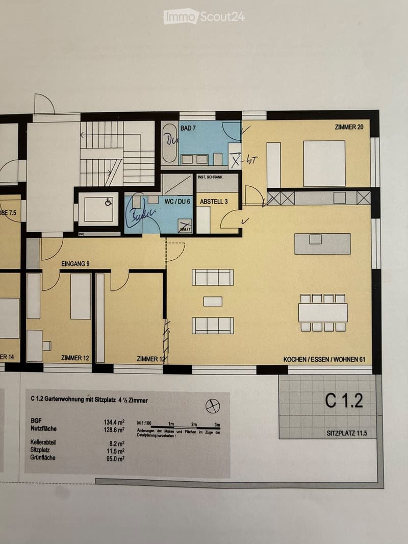 Floor plan of a garden apartment with 4.5 rooms, including kitchen/dining/living area, bedrooms, bathrooms, and a sitting area.