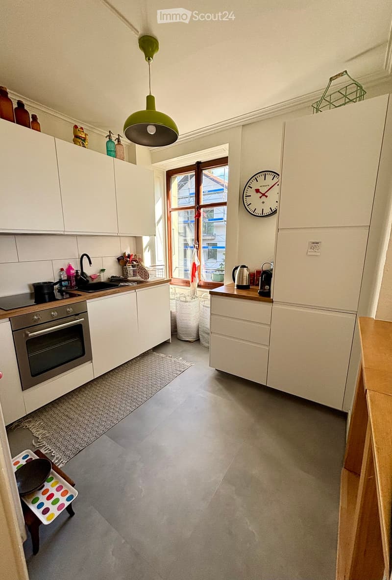 {"type": "Kitchen", "objects": ["oven", "sink", "faucet", "clock", "cupboard", "bottle", "faucet", "oven", "faucet", "oven", "oven", "oven", "oven", "oven", "oven", "oven", "oven", "oven", "oven", "oven", "oven", "oven", "oven", "oven", "oven", "oven", "o