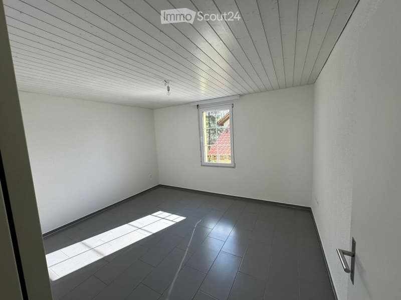 Helle 4,5-Zimmer-Wohnung in zentraler Lage zu vermieten (3)