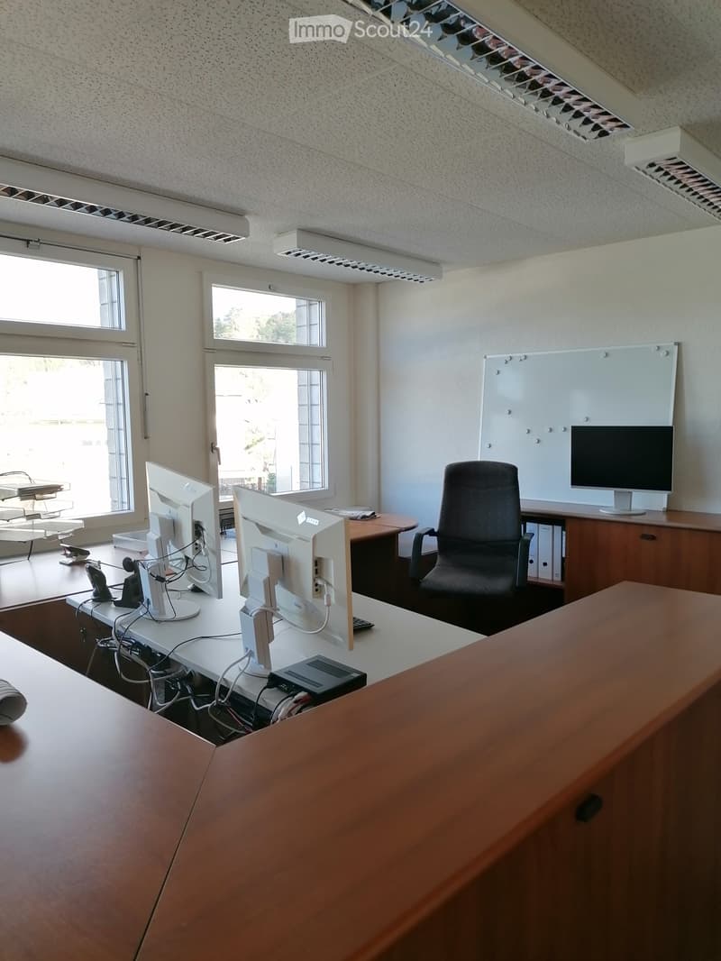 {"type": "Furnished Room", "objects": ["chair", "screen", "table", "screen", "screen", "screen", "screen", "screen", "screen", "screen", "screen", "screen", "screen", "screen", "screen", "screen", "screen", "screen", "screen", "screen", "screen", "screen"