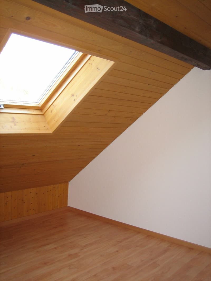 Charmante 6-Zimmer-Wohnung in Oberlangenegg (7)