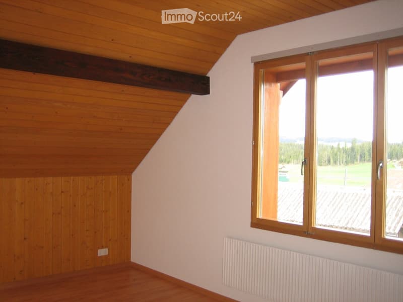 Charmante 6-Zimmer-Wohnung in Oberlangenegg (5)