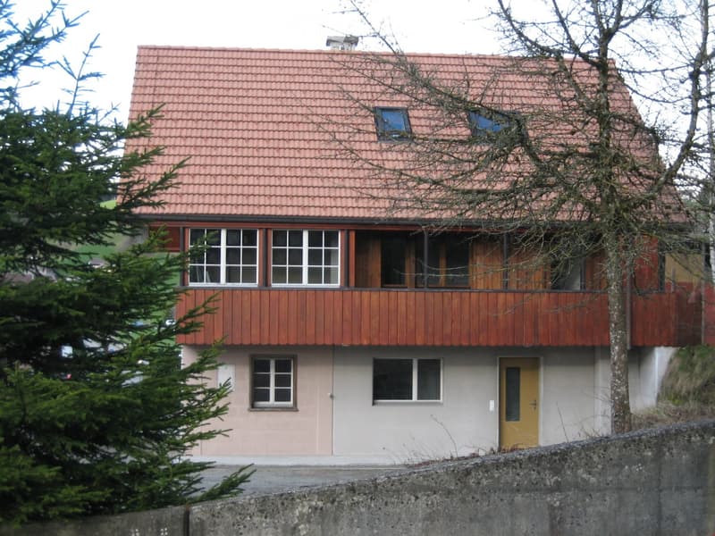 Charmante 6-Zimmer-Wohnung in Oberlangenegg (15)