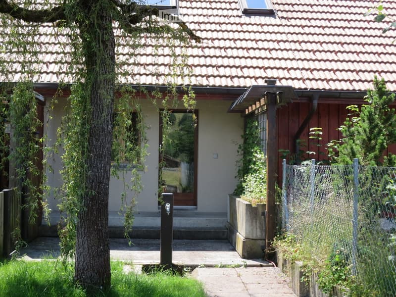 Charmante 6-Zimmer-Wohnung in Oberlangenegg (1)