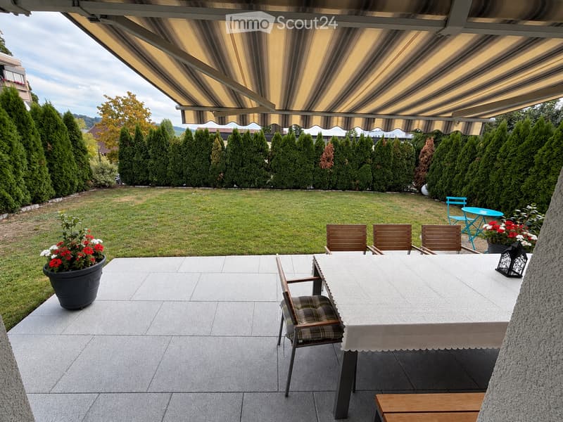{"type": "Garden / Outdoor Area", "objects": ["table", "chair", "bench", "table", "chair", "table", "chair", "table", "chair", "table", "chair", "table", "chair", "table", "chair", "table", "chair", "table", "chair", "table", "chair", "table", "chair", "t