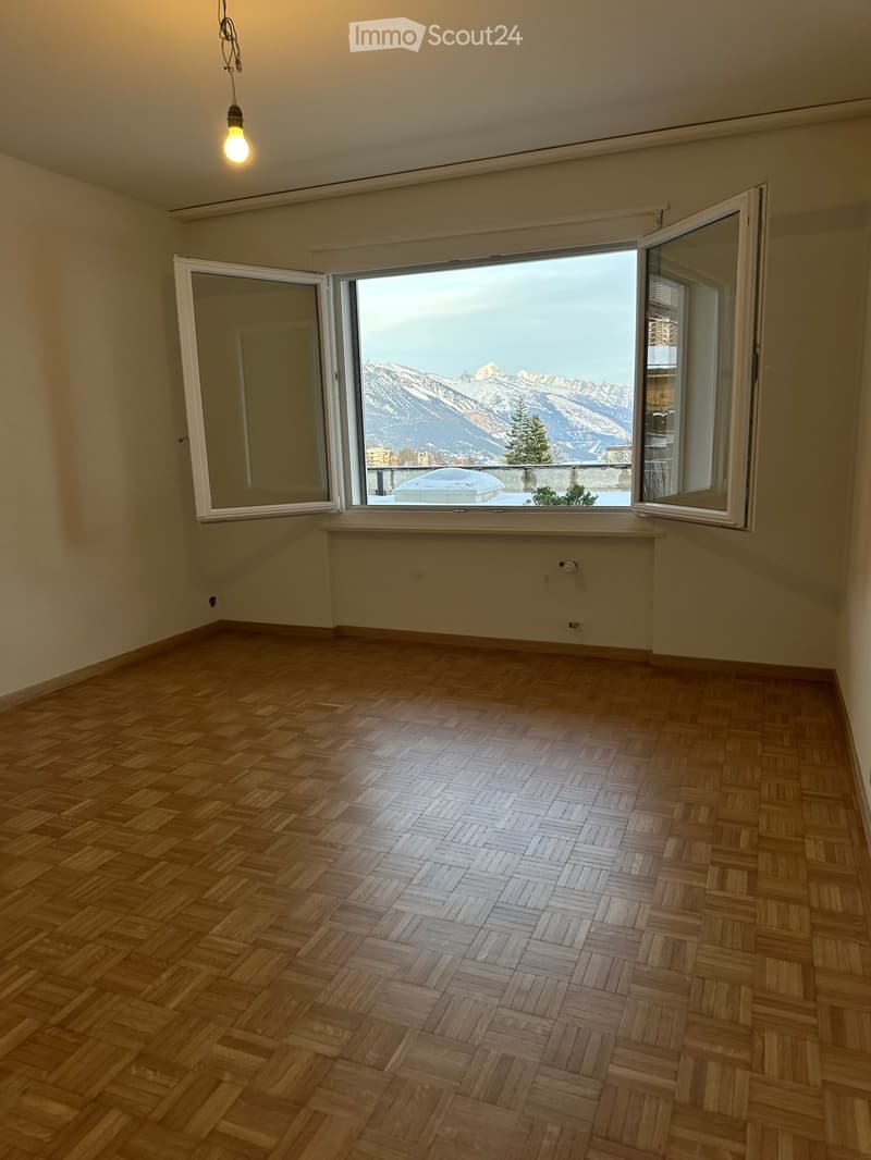 Magnifique appartement à louer à l'année, entièrement rénové, au centre de la station de Montana. (9)