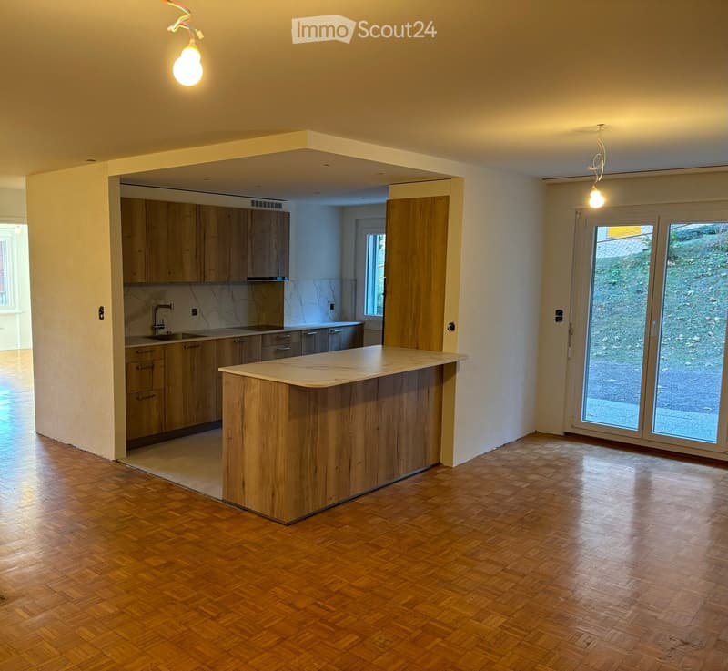 Magnifique appartement à louer à l'année, entièrement rénové, au centre de la station de Montana. (6)