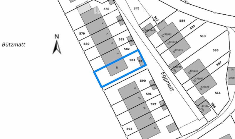 Floor plan showing multiple plots and property numbers, with highlighted plot 8 and 8a.