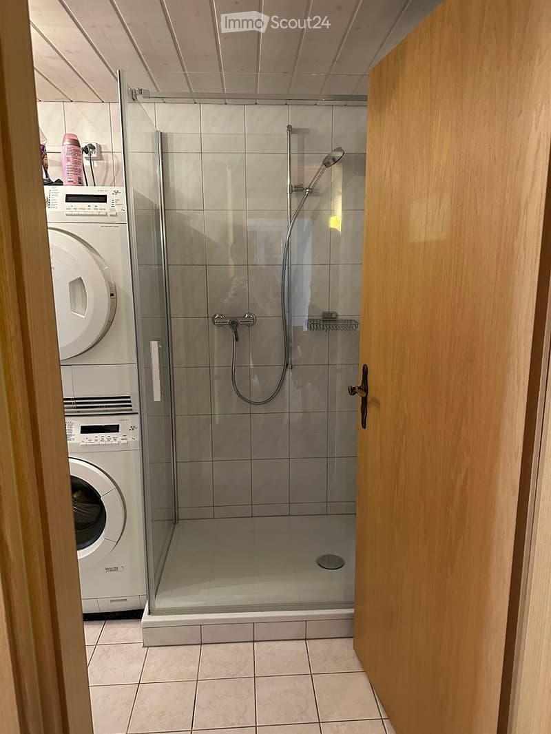 Bad / Dusche mit Waschturm