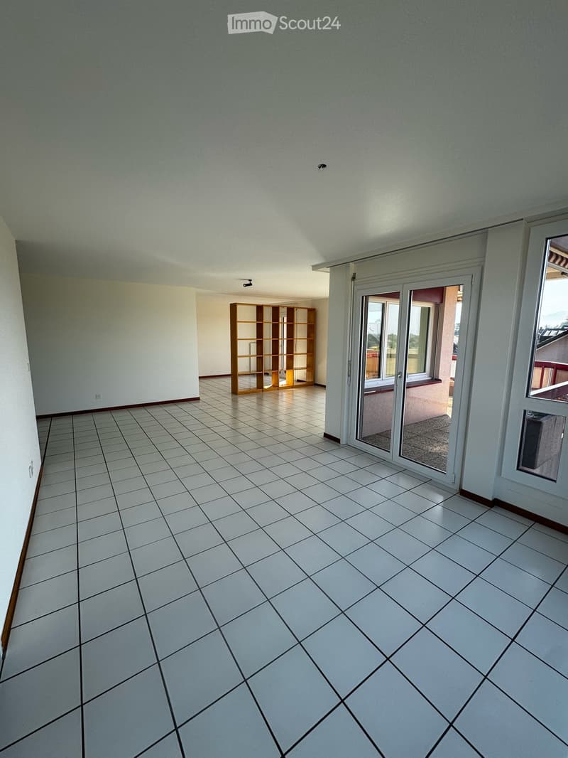 Lumineux appartement de 5.5 pièces avec vue imprenable à Ecublens (VD) (3)
