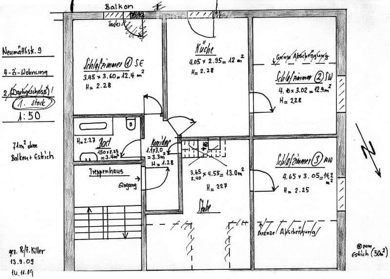 Floor plan of a 4-2 apartment with labeled rooms including living room, kitchen, bedrooms, hallway, and balcony.