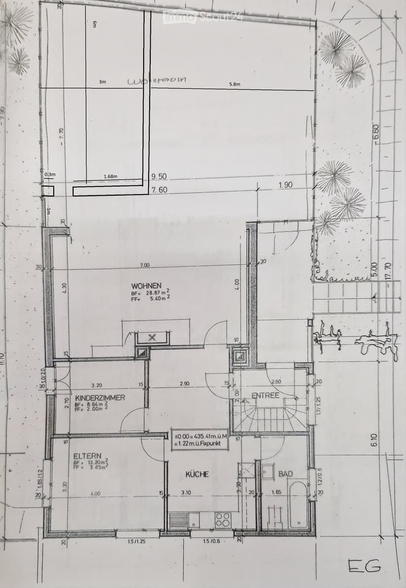 Floor plan of a residential space with labeled rooms including living area, children's room, parents' room, kitchen, bathroom, and entrance.