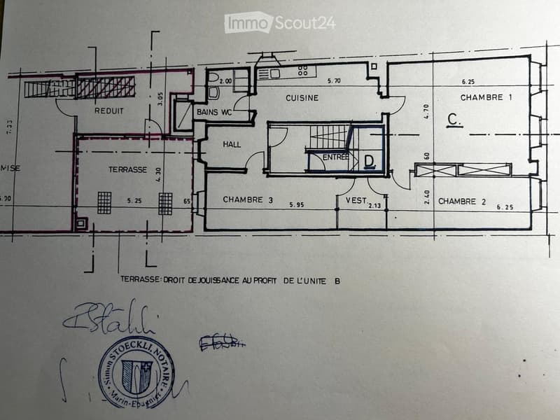 Floor plan showing a layout with a kitchen, three bedrooms, a bathroom, a hallway, an entrance, a storage area, and a terrace.