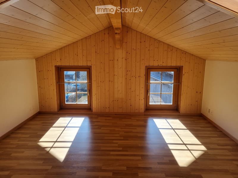 5 1/2 Zimmer-Dachwohnung in Wilderswil (2)