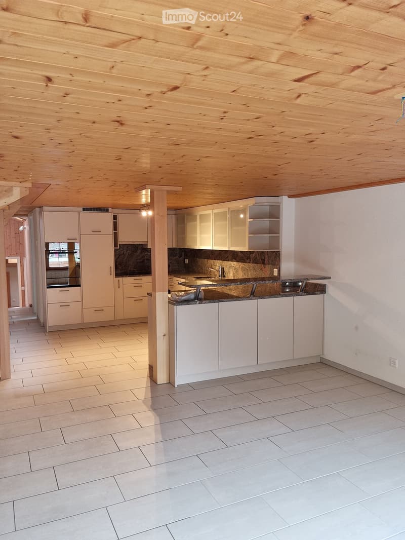 5 1/2 Zimmer-Dachwohnung in Wilderswil (4)