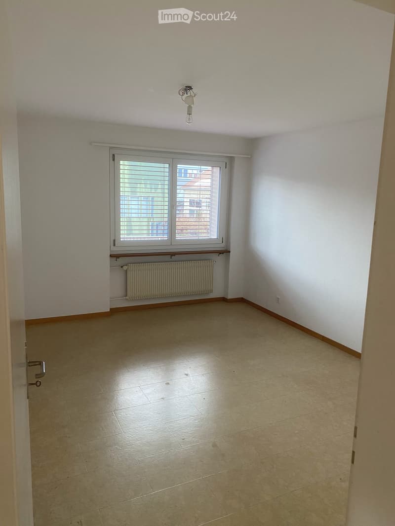 Sonnige 4-Zimmer Wohnung mit Balkon (5)