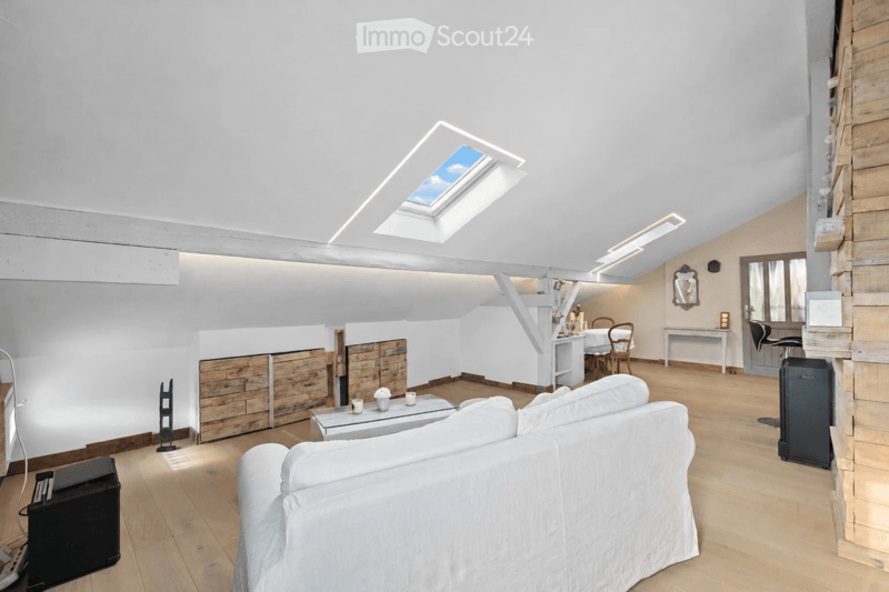 Maison individuelle spacieuse entièrement rénovée à St-Séverin (21)