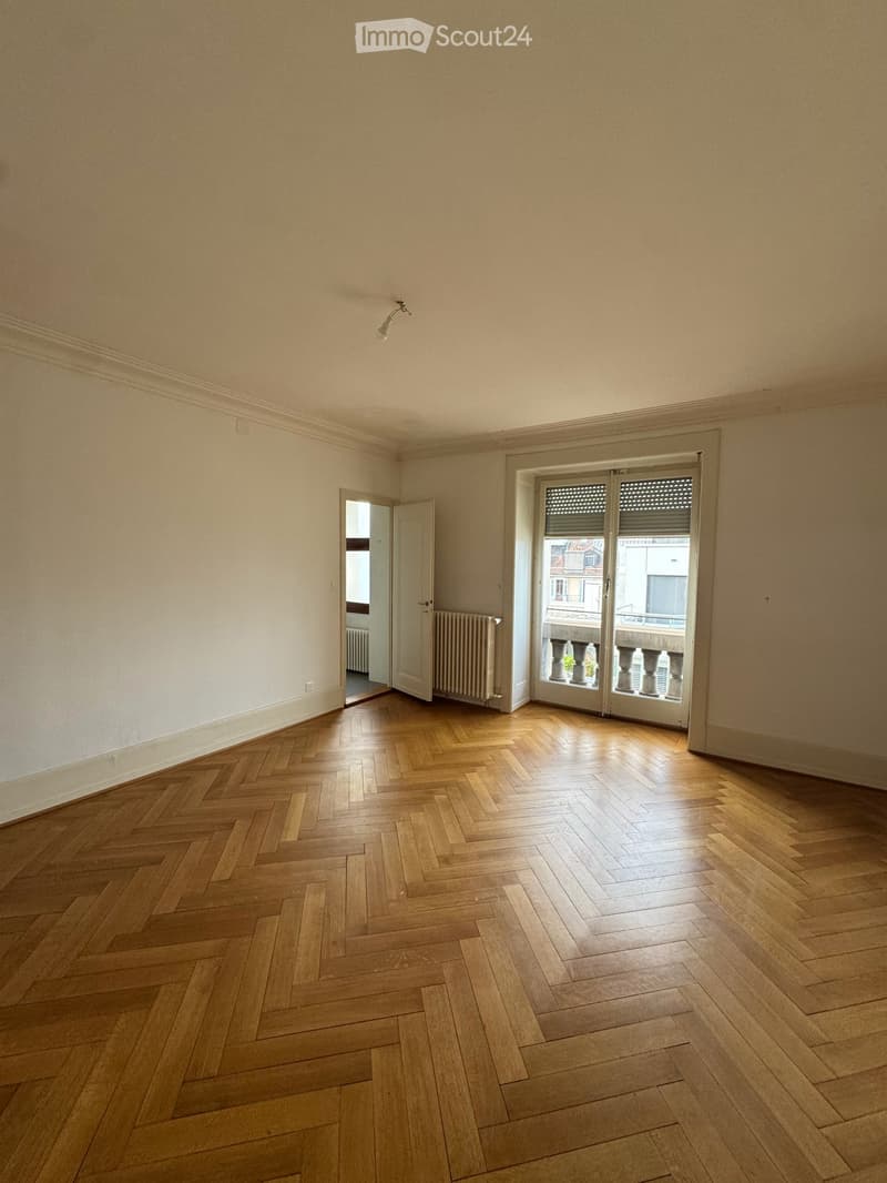 Superbe appartement de réception face au lac avec une vue imprenable au 6ème étage (7)