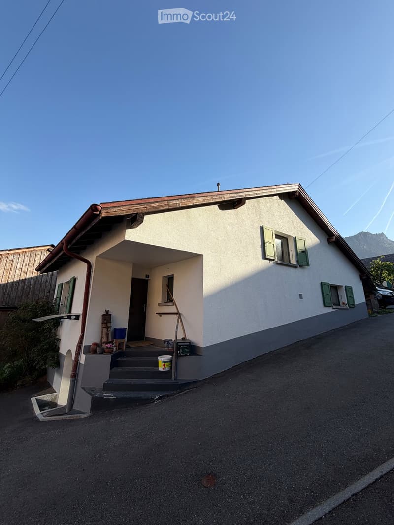 Charmante maison individuelle à louer à Miex, Valais (1)